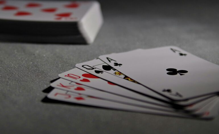  Le 32 cartes : jeu et association